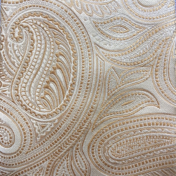 Donald Trump Yellow Gold Paisley Silk Tie - Picture 3 of 5